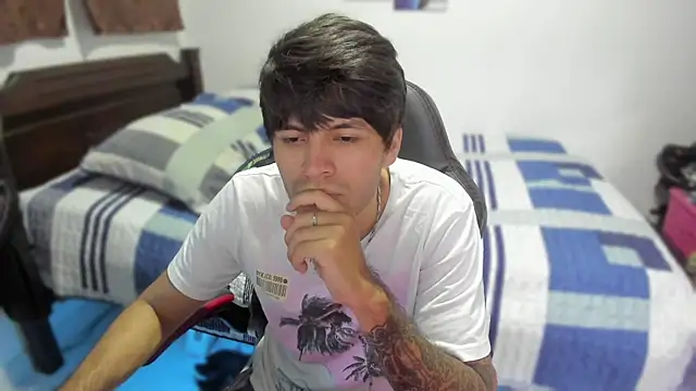 justin stark7 online show from December 4, 10:51 pm