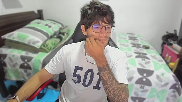 justin stark7 online show from March 6, 11:31 pm