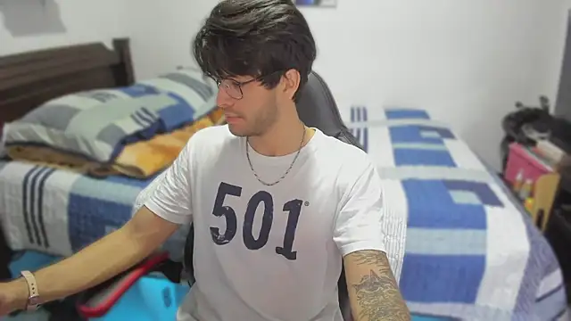 justin stark7 online show from March 17, 10:08 pm