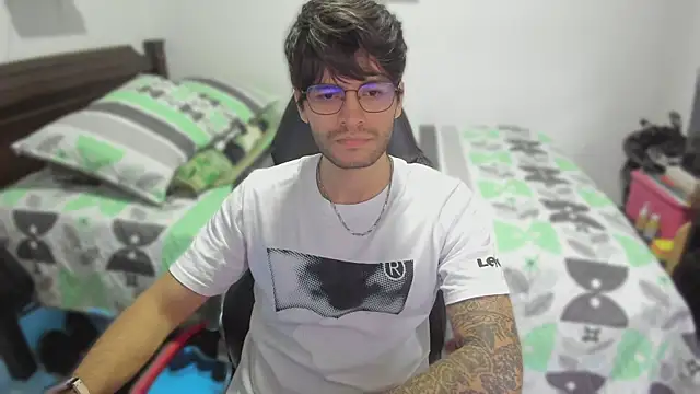 justin stark7 online show from March 5, 11:38 pm