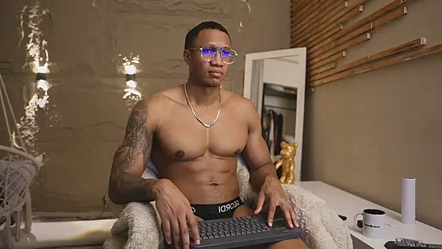 Logan Varela online show from February 28, 2:05 pm