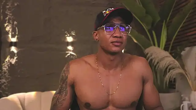 Logan Varela online show from February 18, 11:08 pm