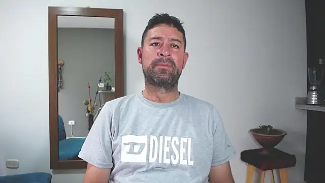 Snapshot of ambar_jacksonn chatting on October 2, 10:03 pm ambar jacksonn online show from October 2, 10:03 pm