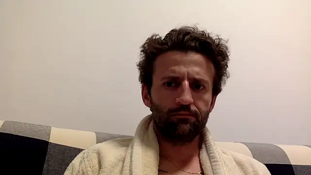 Elwallerox online show from April 28, 7:07 pm