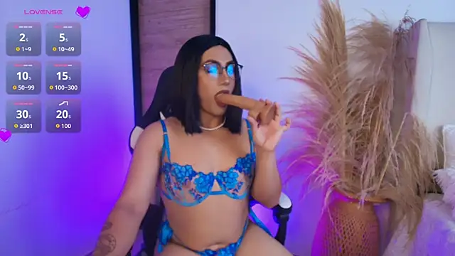 -Sofii  online show from February 17, 8:30 pm