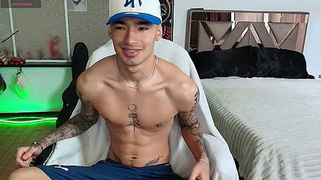 Damon  333 online show from November 5, 4:53 pm