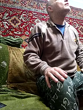 Pineapple04 online show from April 14, 6:40 pm