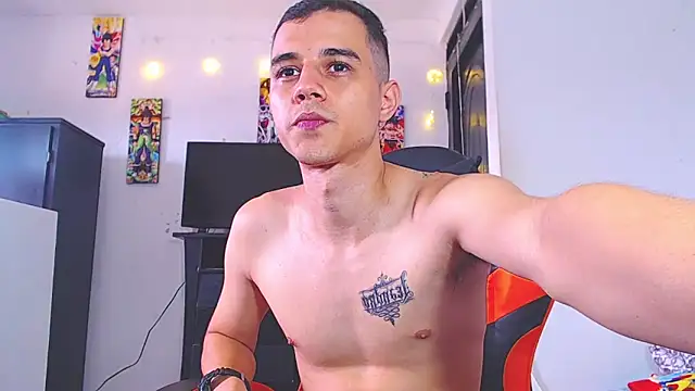 ADAM HOT online show from March 10, 9:10 pm