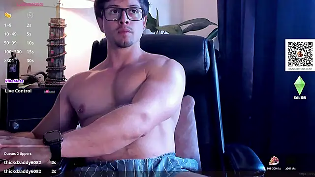Snapshot of ADAM_BOUTON_ chatting on October 25, 6:20 pm ADAM BOUTON  online show from October 25, 6:20 pm