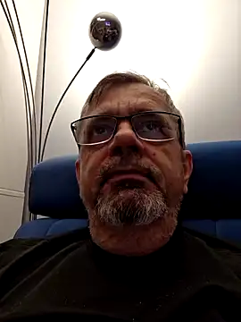 axecoman60 online show from March 18, 7:33 pm