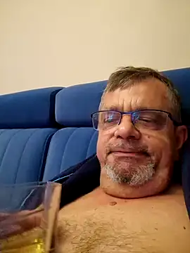 axecoman60 online show from January 1, 12:21 am