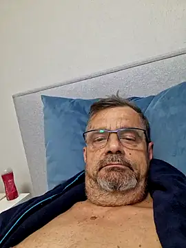 axecoman60 online show from February 28, 6:09 pm