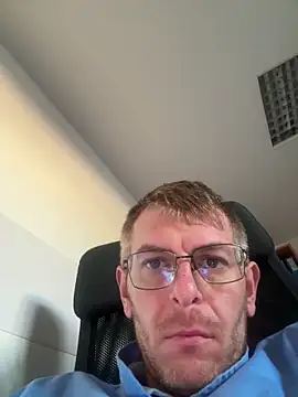 adrian90bi11 online show from May 1, 3:36 pm