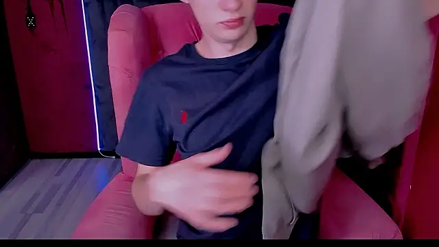 LukeSweet online show from February 3, 8:30 am