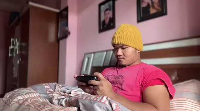 rasbari22 online show from December 11, 9:10 am