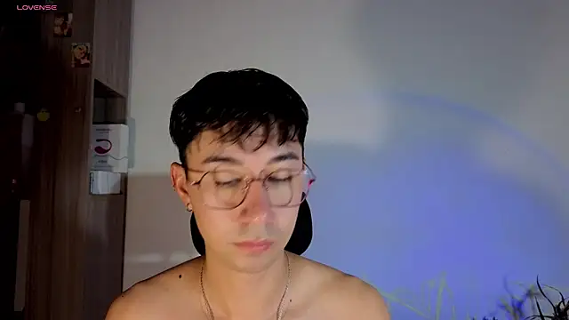 Snapshot of cameron_cum chatting on October 22, 11:03 am cameron cum online show from October 22, 11:03 am