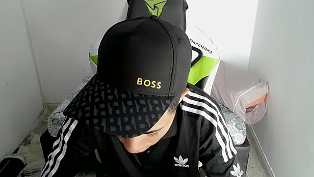 Snapshot of bby_santi chatting on March 20, 1:59 pm bby santi online show from March 20, 1:59 pm