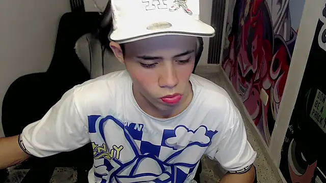 Snapshot of bby_santi chatting on February 13, 1:05 pm bby santi online show from February 13, 1:05 pm