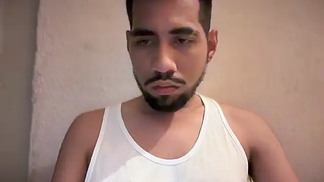 Snapshot of EnriquePersian197 chatting on January 22, 8:38 pm EnriquePersian197 online show from January 22, 8:38 pm