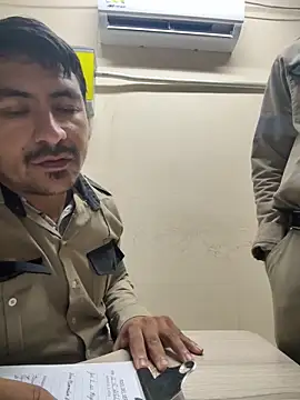 Snapshot of EnriquePersian197 chatting on March 12, 11:42 am EnriquePersian197 online show from March 12, 11:42 am