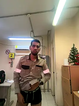 EnriquePersian197 online show from December 1, 11:30 pm