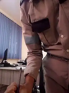 Snapshot of EnriquePersian197 chatting on February 13, 2:42 pm EnriquePersian197 online show from February 13, 2:42 pm