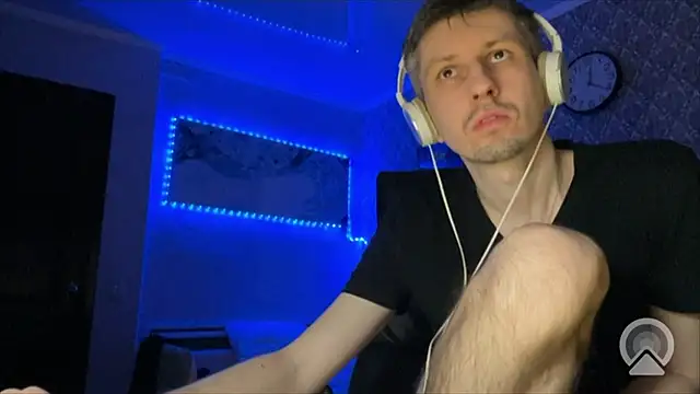 Aki-Laky online show from December 15, 7:22 pm