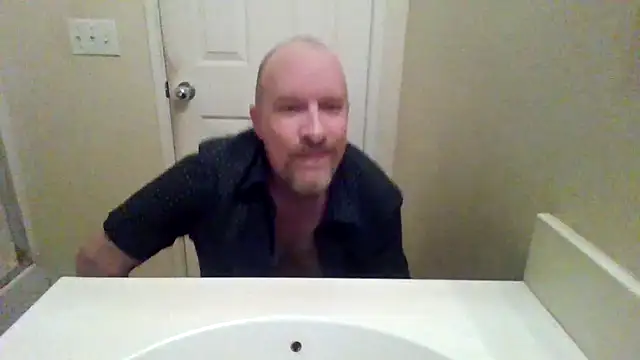 WatchinU82 online show from December 4, 5:58 am