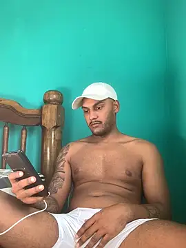 Snapshot of Pinocchiu chatting on March 21, 12:17 pm Pinocchiu online show from March 21, 12:17 pm