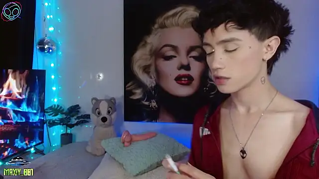 maxiy 001 online show from January 12, 7:56 am