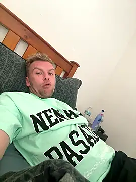 aus guy93 online show from January 11, 9:24 am