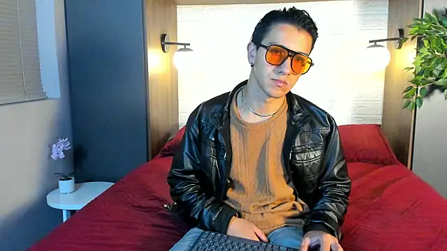 Andy Joy  online show from February 6, 11:18 am