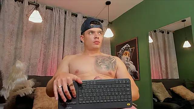 Jake Tylerr  online show from December 16, 1:56 am