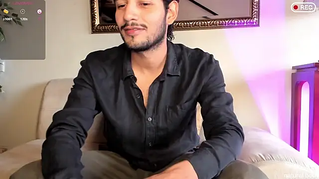 Nicholasrodrii online show from November 27, 7:17 pm