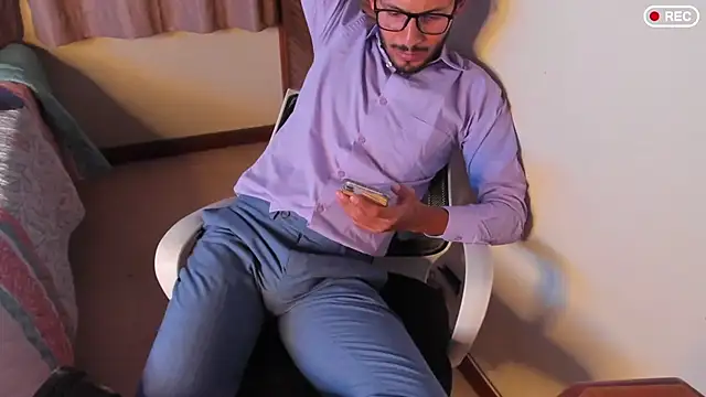 Nicholasrodrii online show from January 17, 12:13 am