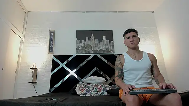 nakedfoam1 online show from November 18, 5:00 am