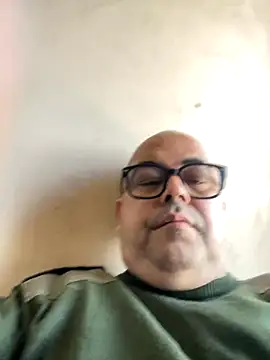 Snapshot of SoloHernan chatting on October 30, 4:30 pm SoloHernan online show from October 30, 4:30 pm