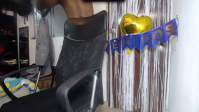 Snapshot of black__diiamond chatting on January 15, 12:51 am black  diiamond online show from January 15, 12:51 am