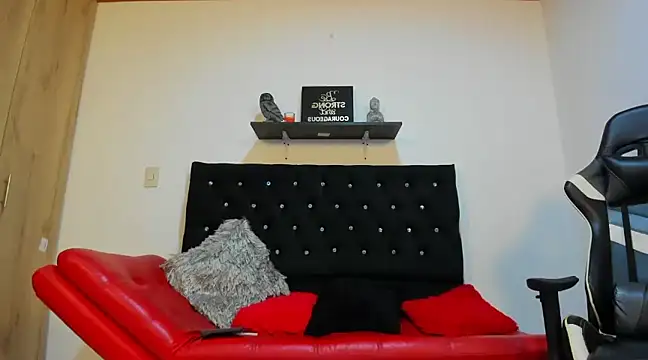 julian wallace online show from March 5, 12:05 am