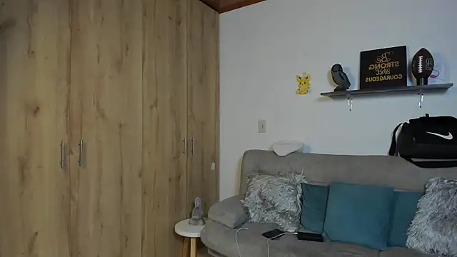 julian wallace online show from January 10, 1:00 am