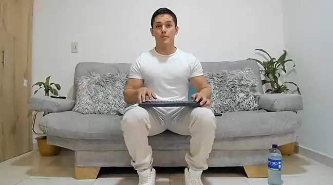 julian wallace online show from December 14, 10:50 pm