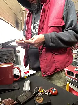 donnuozfutura online show from February 18, 12:06 pm