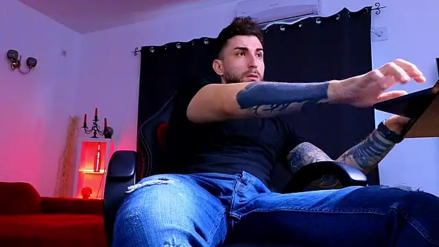 MightyAaron66 online show from November 12, 6:30 am