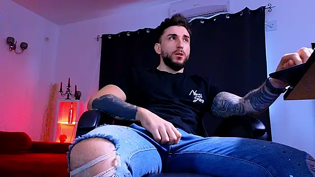 MightyAaron66 online show from December 1, 8:17 am