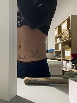 Snapshot of oscaar_mb22 chatting on December 2, 7:58 pm oscaar mb22 online show from December 2, 7:58 pm