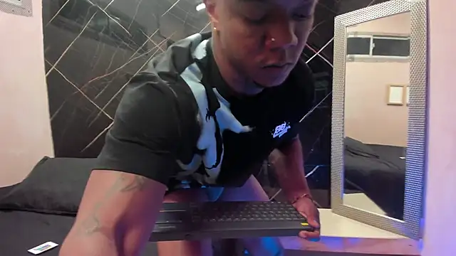 ronnie 7777 online show from January 20, 7:35 pm