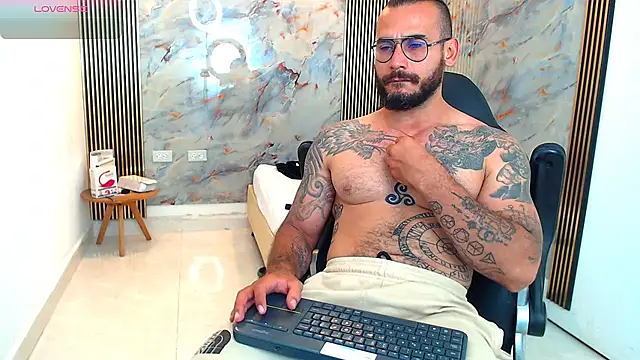 hanz col online show from February 28, 1:15 am