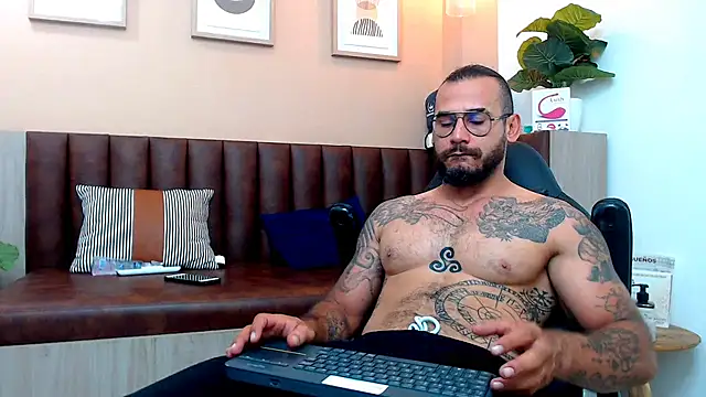 hanz col online show from March 18, 11:33 am