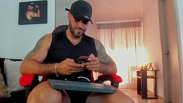 SamirHazard97 online show from April 16, 9:39 pm