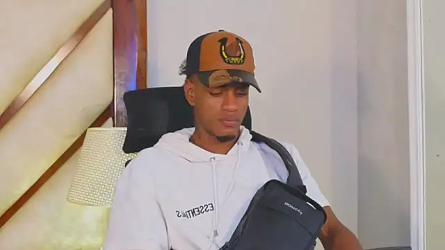 AaronCruz  online show from December 21, 7:38 pm